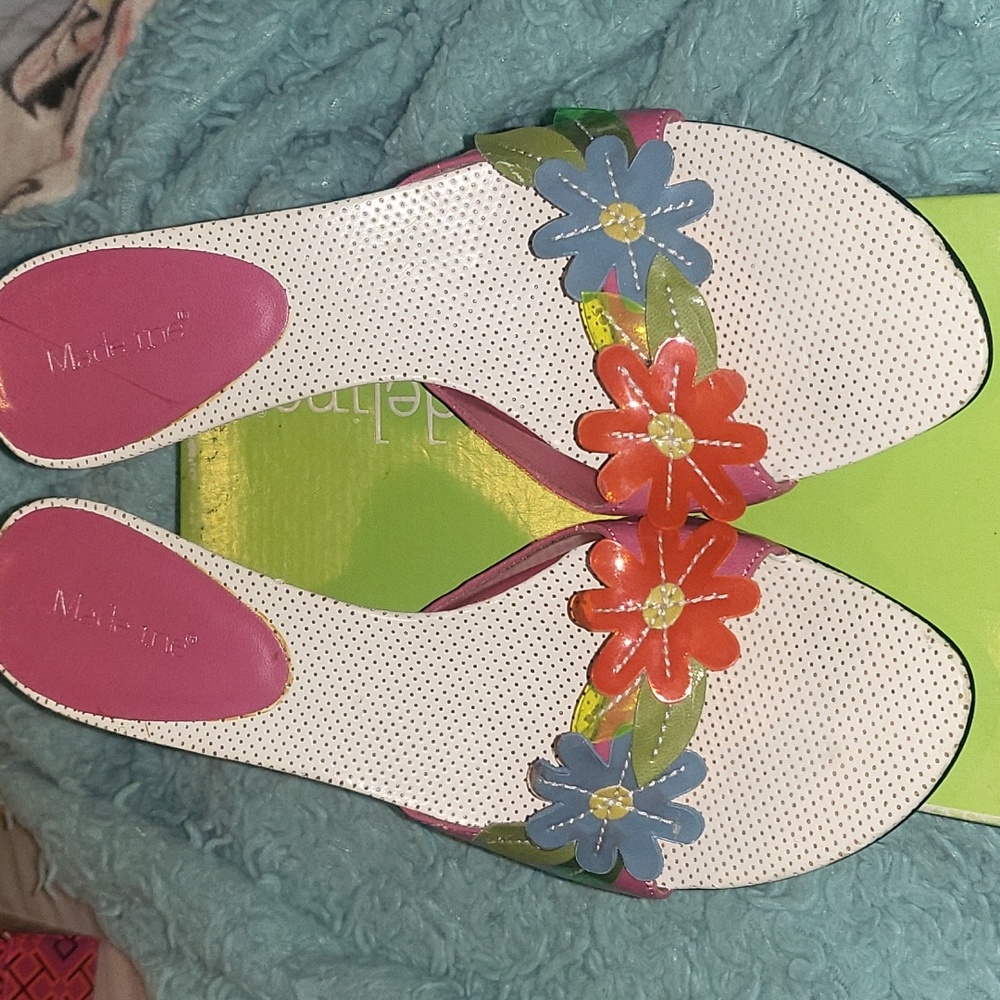 EUC Madeline kitten heel slide